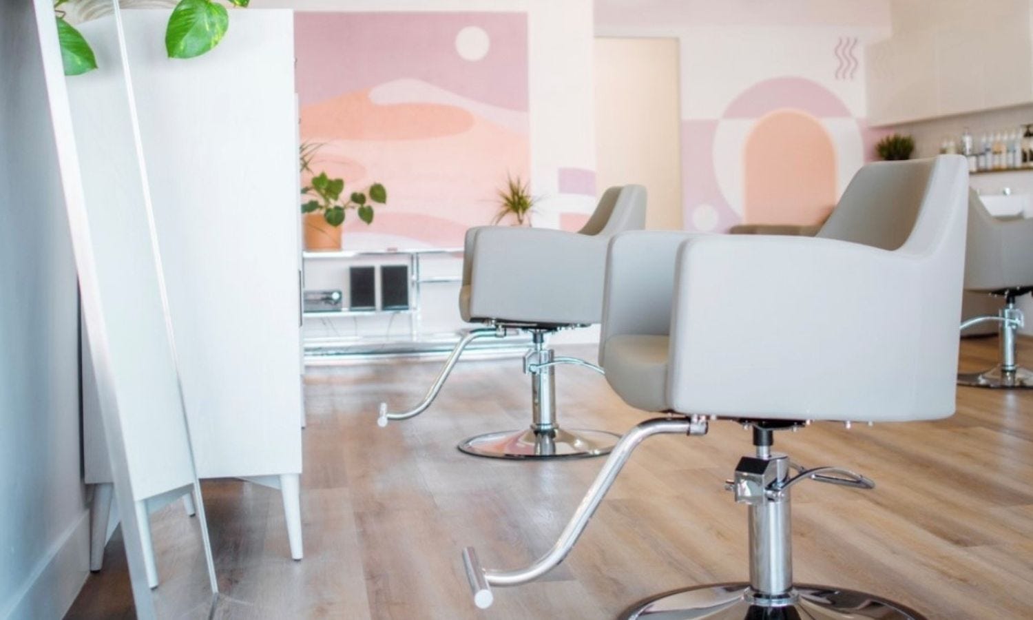 choosing the best salon chair