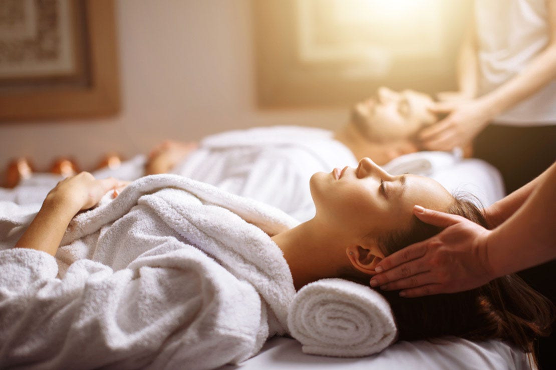 couple getting scalp massages